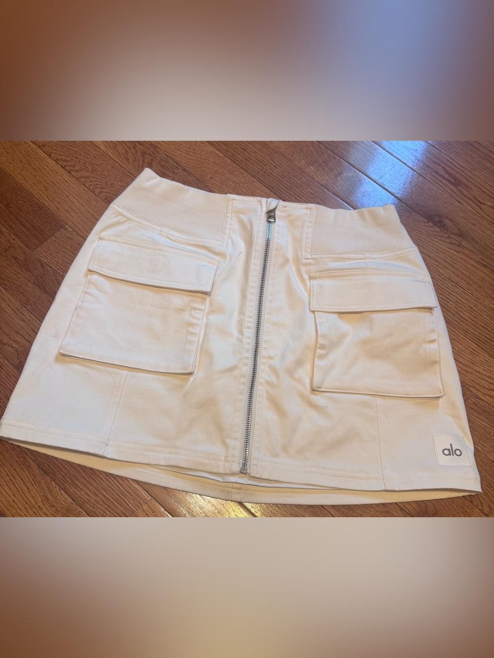 ALO Yoga White Cargo Skort with Front Zip